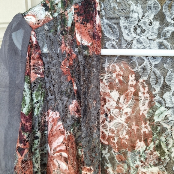 Gypsys & Moondust Top SzM Lace Roses W Gray Insets Open Front Kimono Style Prett - Picture 8 of 8